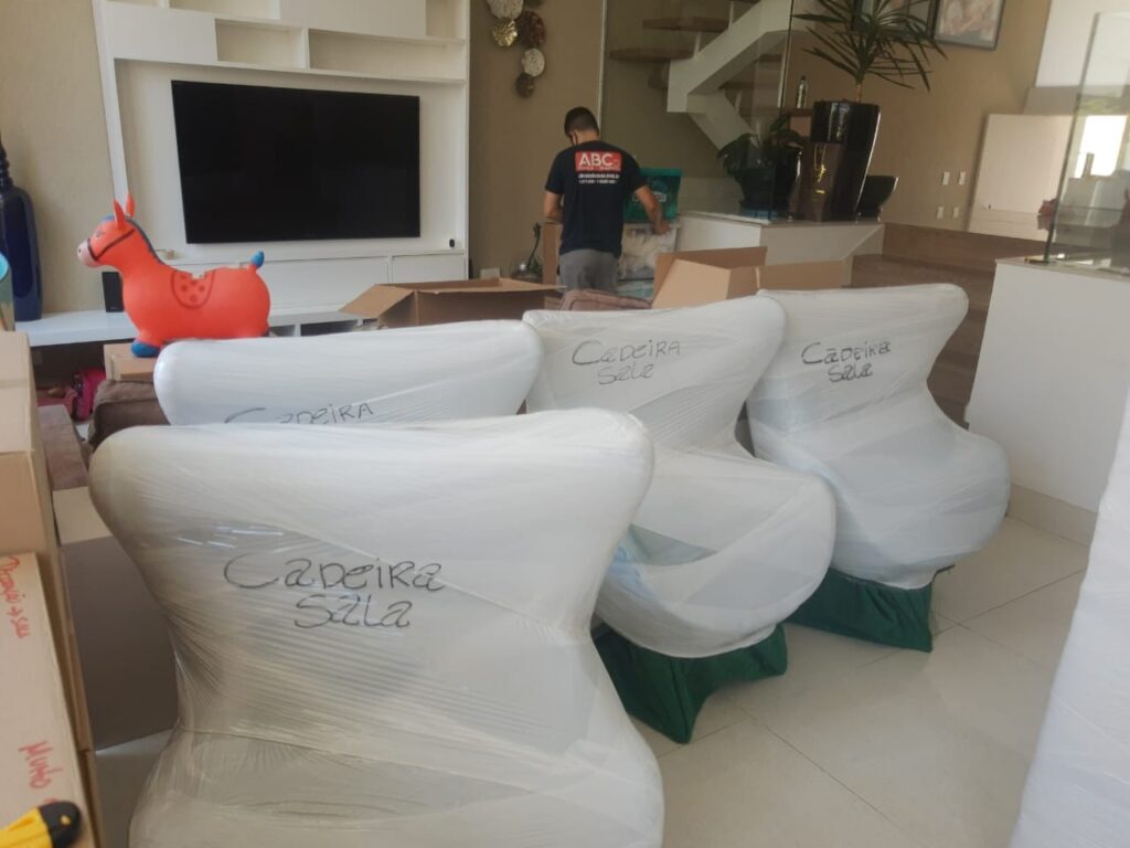 cadeiras embaladas para serviço de mudança residencial
